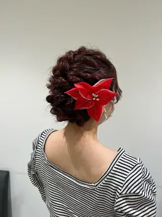 セミロング ヘアアレンジ 【暖色カラー特化】 中山由梨のヘアスタイル