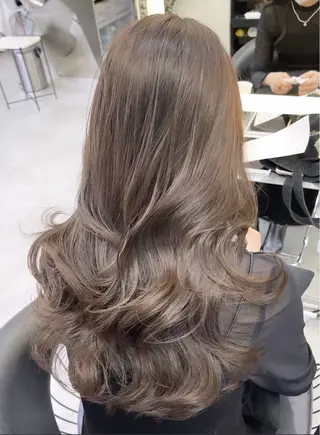 ロング アイ/ Lond idealのヘアスタイル