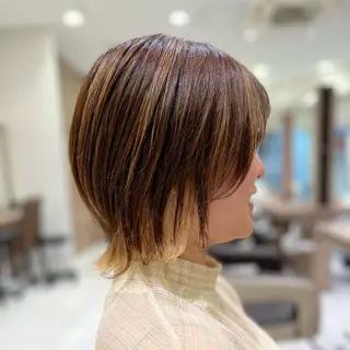 ミディアム 崎山 紗吏のヘアスタイル