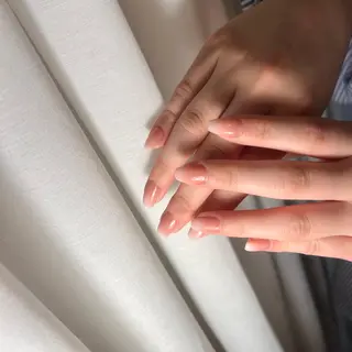 ミディアム ネイル 𝐞𝐚𝐜𝐡 nanami🩰のネイルデザイン