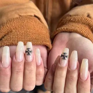 セミロング 小川 柚香のネイルデザイン