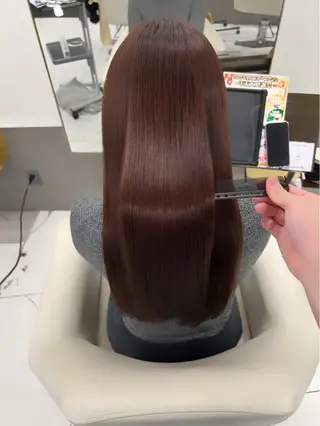 ロング 里見 愛梨のヘアスタイル