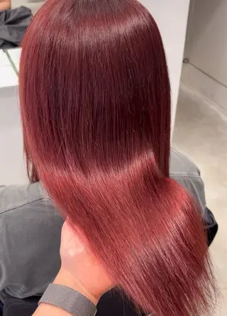 セミロング 羽鳥 菜々子のヘアスタイル