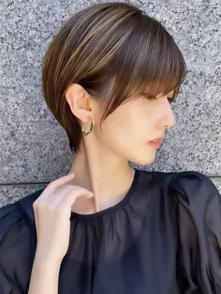 ミディアム Hello by Sea所属・レイヤー/艶髪/ボブ /くびれ/伊藤　勇司のヘアスタイル