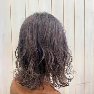 ミディアム カラー 中井 茅佳のヘアスタイル