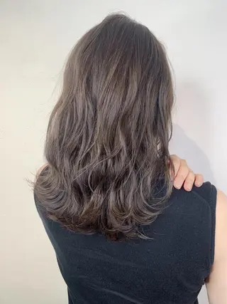 セミロング カラー _WHITE 高槻のヘアスタイル