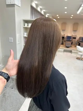 ロング カラー Aura所属・丸山 心 / 艶カラーのヘアスタイル