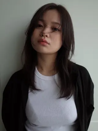 セミロング LOREN＋透明感 オリーブhirokoのヘアスタイル