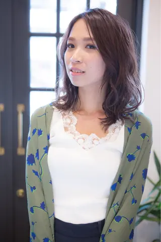 ミディアム KAJI MANAMIのヘアスタイル