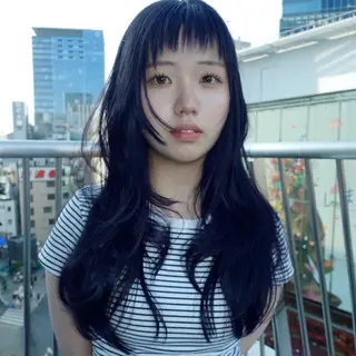 ミディアム カラー ニュアンスレイヤー ハイトーンカラーのヘアスタイル