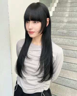 ロング TOMOYAレイヤー ブリーチ縮毛矯正のヘアスタイル