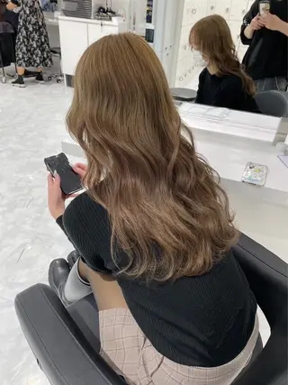 ロング カラー 赤みなし艶カラー🍈 ユウナ🍈🤍のヘアスタイル