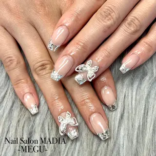 ネイル MADIA藤沢所属・MADIA MEGUのネイルデザイン
