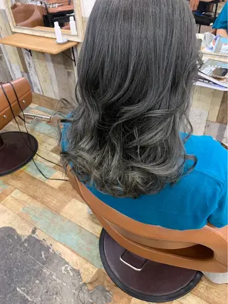 ミディアム カラー Hair's RooMのヘアスタイル