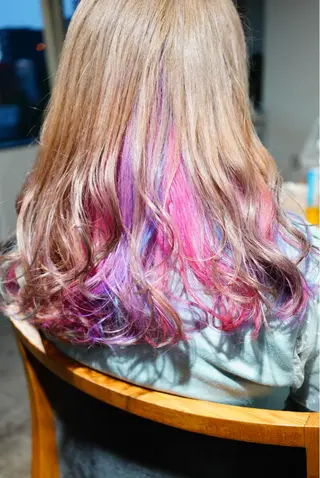 セミロング カラー ハイトーン/レイヤー /ケアブリーチ石川治のヘアスタイル