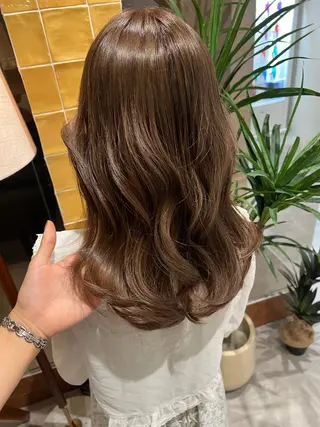 セミロング 透明感&巻き髪 韓国ヘア　YUKIのヘアスタイル