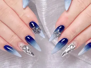 ネイル Queening 🦋のネイルデザイン