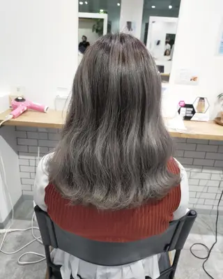 カラー セミロング JIL BLAN 京都所属・RU RIのヘアスタイル