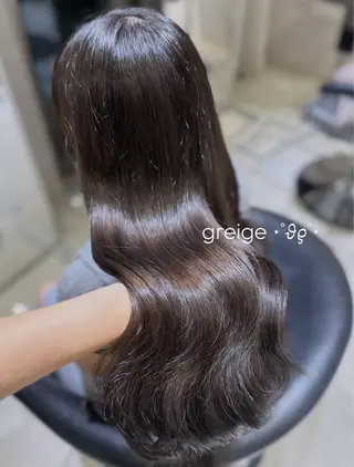 ロング ハイトーン/ミルク ティー🤍reinaのヘアスタイル