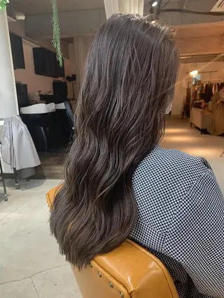 ロング カラー momo 岡崎のヘアスタイル