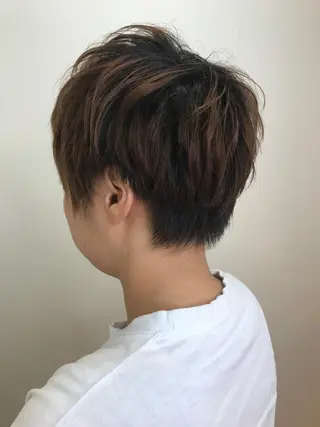 ショート カラー 湯浅 了一のヘアスタイル