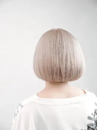 ショート Armoire所属・安藤悠里/ハイトーン /デザインカラーのヘアスタイル