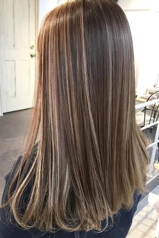 セミロング KAJI MANAMIのヘアスタイル