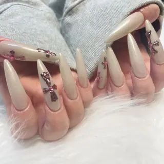 ネイル ゴテゴテ💙ワンホン リオナのネイルデザイン