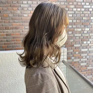 ミディアム カラー コマツリサ ROCCO eastのヘアスタイル