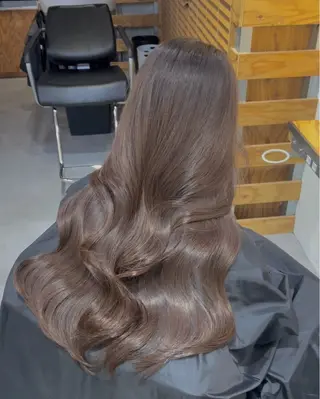 ミディアム カラー パーマ 艶感ブラウン特化/ ブリーチなしWカラーのヘアスタイル