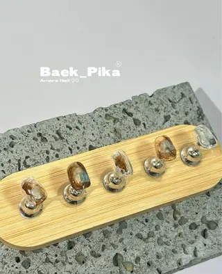 ネイル LINSTY PIKAのネイルデザイン