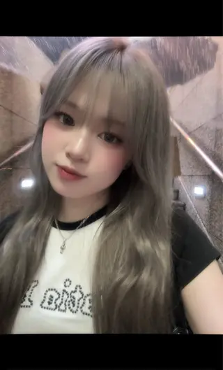 ロング カラー 𝗬𝟮𝗞韓 ⛓️ハイトーンのヘアスタイル