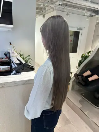 ロング ior北千住【イオール】所属・YU(ハイトーン/ ブリーチカラー)のヘアスタイル