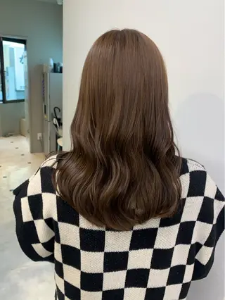ミディアム カラー ナチュラルベージュ 🧸yuuna🧋のヘアスタイル