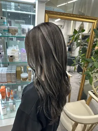 ロング カットカラー🩷 五島桜樫のヘアスタイル