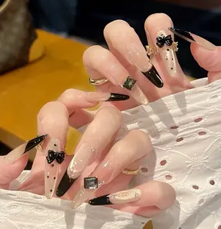 ネイル Miu Miu 🎀 Nailのネイルデザイン