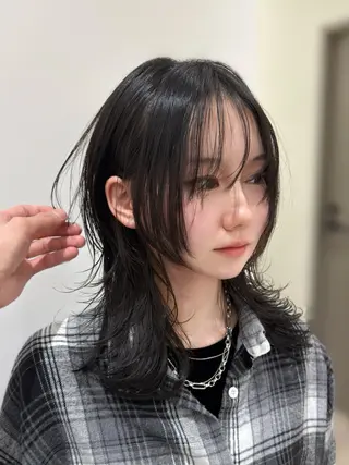 セミロング ガレリアエレガンテ栄店所属・ウルフカット/ ハッシュカット/山路のヘアスタイル