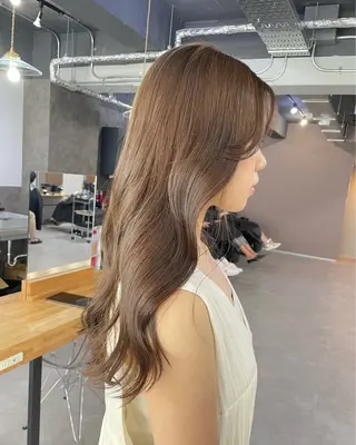 ロング カラー ミルクティーベージュ ❤︎レイヤー　MIAのヘアスタイル