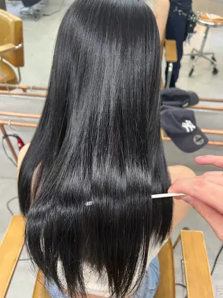 セミロング 【YUTO】確実に 髪を綺麗にするプロ。のヘアスタイル