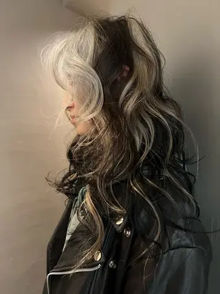 ロング カラー Haco＋所属・ウルフ/レイヤー Miinaのヘアスタイル