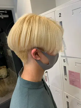 メンズ 淡いハイトーンカラー レイヤーカットゆうかのヘアスタイル