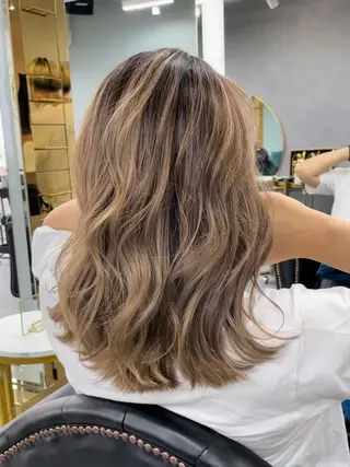 ミディアム senjyu GINZA所属・バレイヤージュ/ハイ ライト/庄司鉄平のヘアスタイル