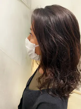 セミロング パーマ ✨くびれスタイル✨️ 戸嶋穂乃香のヘアスタイル