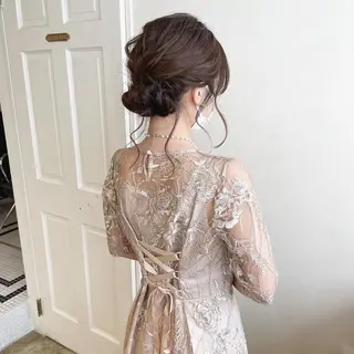 ショート ヘアアレンジ MIOベージュカラー 柔らかいカラーのヘアスタイル