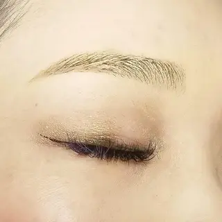 マツエク・マツパ U_la所属・U_la [ウーラ] 片岡の眉毛・アイブロウイメージ