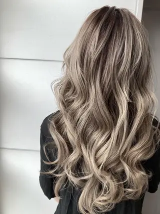 ロング カラー ヘアアレンジ シアーベージュニスト 🥣大石亜里紗のヘアスタイル