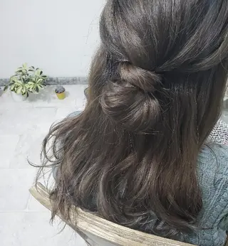 ロング カラー ヘアアレンジ See by merのマツエク・マツパデザイン