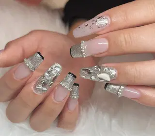 ミディアム NAIL SALON FLOR所属・キラキラネイル/ 韓国ネイルMAKIのネイルデザイン