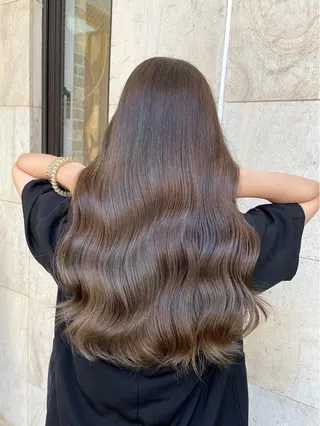 セミロング ミヤザキ タクトのヘアスタイル