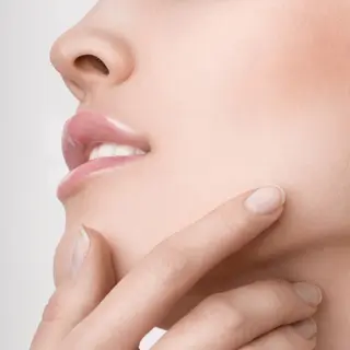 Waxing salon Wax&Co.(ワックス&コー)所属・全身ワックス脱毛 Wax&Co.南船場の眉毛・アイブロウイメージ